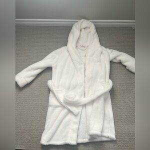 Warm and Fuzzy Women’s Robe Size Medium
Never Worn